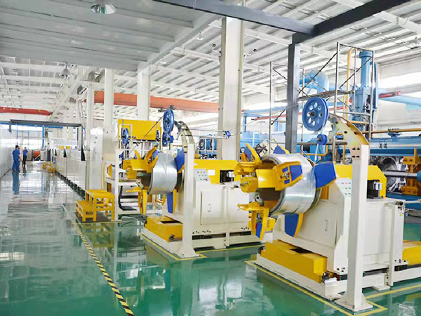 鋁管生產(chǎn)現場(chǎng)